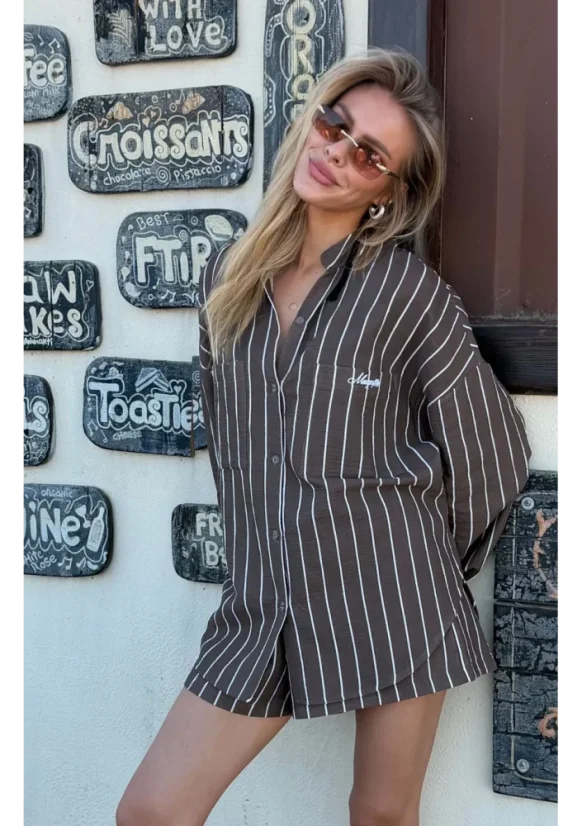 Dámská mušelínová košile hnědá pruhovaná – nadčasový oversized styl