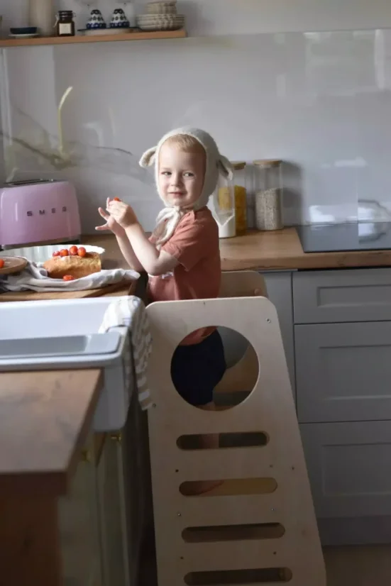 Montessori učiaca detská veža stredná natural