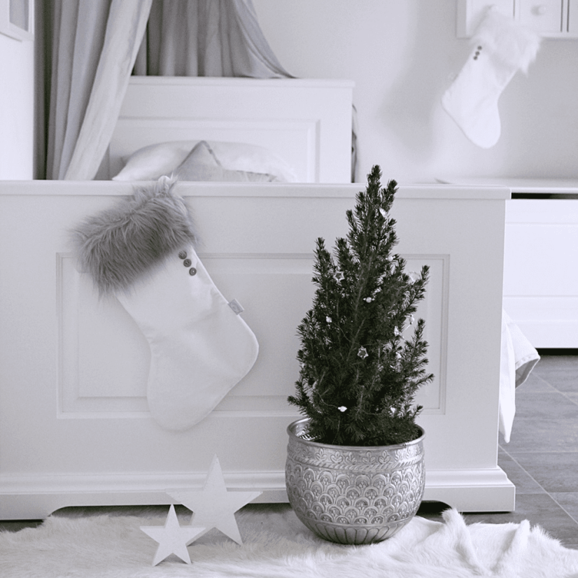 Vánoční punčocha bílá s šedou kožešinou 42x26cm