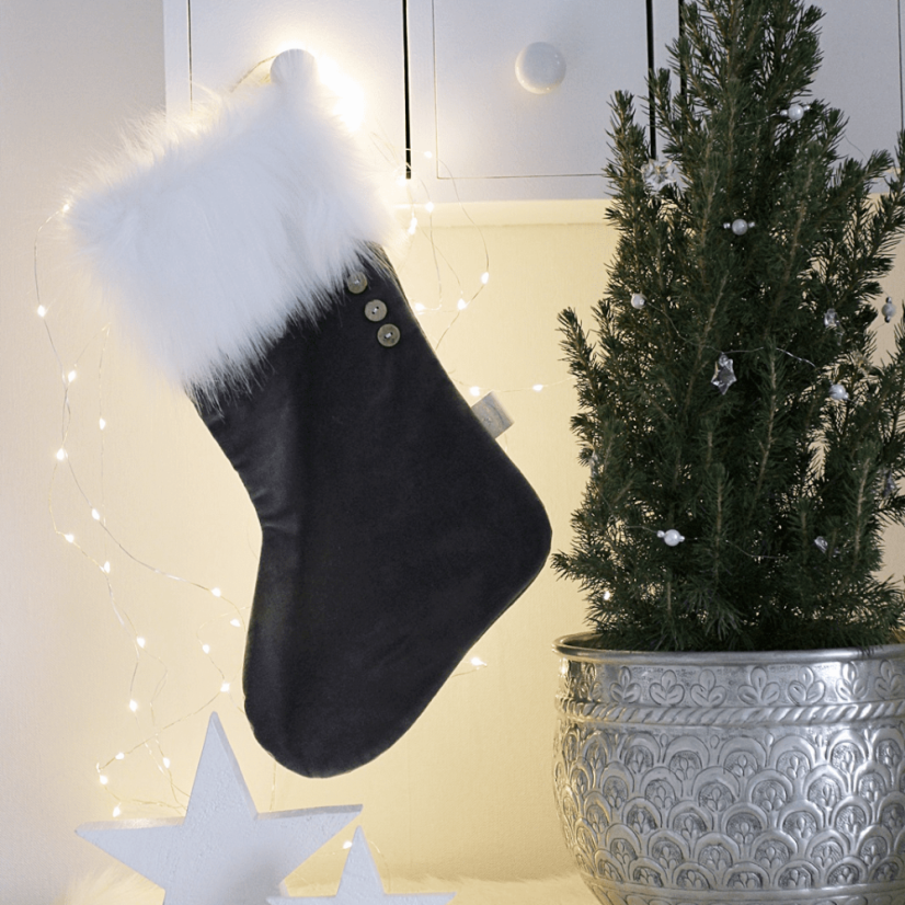 Vianočná pančucha grafitová s bielou kožušinou 42x26cm