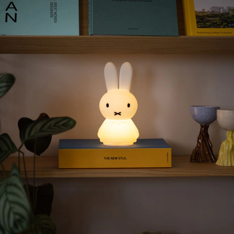 Miffy žiari - lampička Mr. Maria