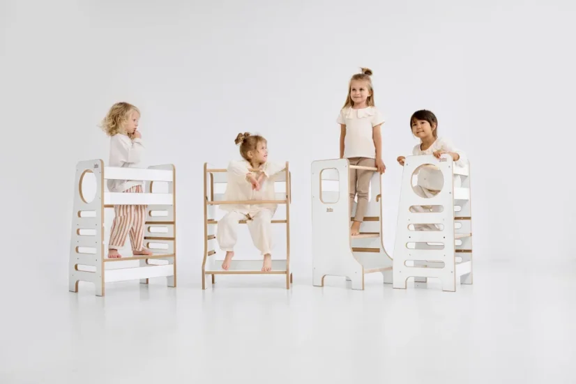 Učiaca veža Montessori pre súrodencov biela