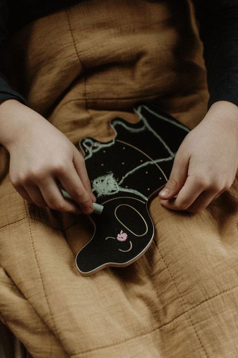 Dřevěná křídová tabule pes Kajtek