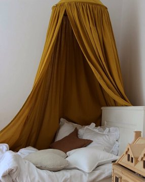 Baldachýn nad postieľku alebo posteľ zútulní každú detskú izbu