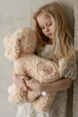 Plyšový psík s menom 50 cm béžová – veľký personalizovaný mojkáč