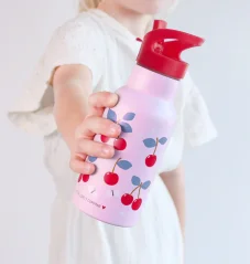 Nerezová fľaša na pitie čerešne