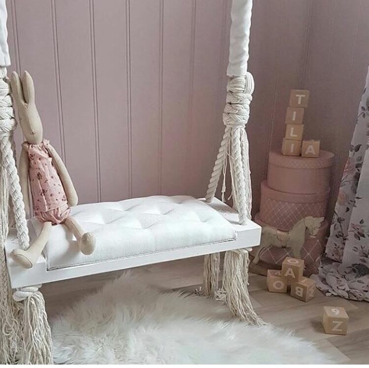 Vintage drevená hojdačka béžová 60/75 cm - Šírka sedacej plochy: 60 cm