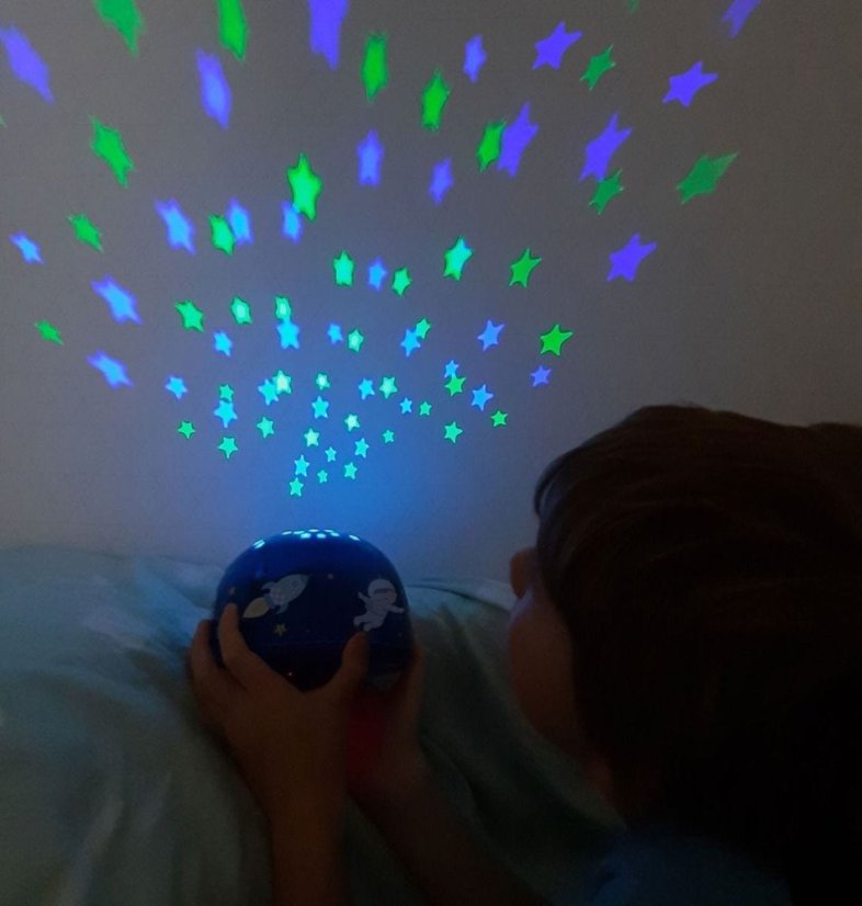 Světelný projektor vesmír