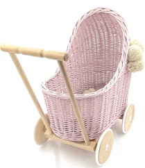 Prútený kočík pre bábiky ružová