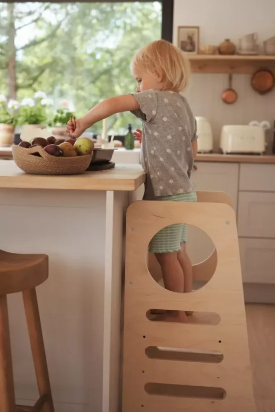 Montessori učiaca detská veža stredná natural