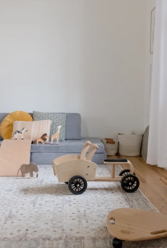Drevené nákladné auto prírodné