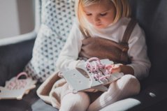Montessori dřevěná proplétací hračka - pan medvěd