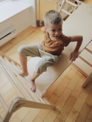 Montessori Pikler šplhacia doska a šmykľavka