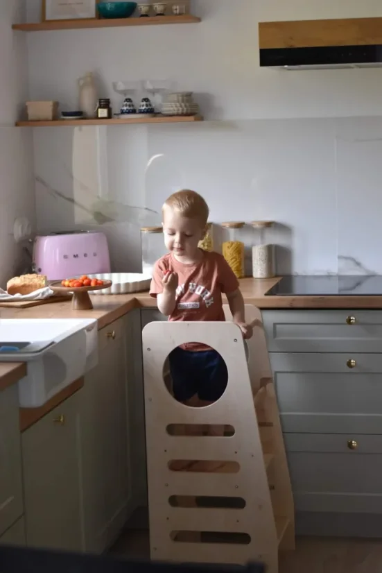Montessori učiaca detská veža stredná natural
