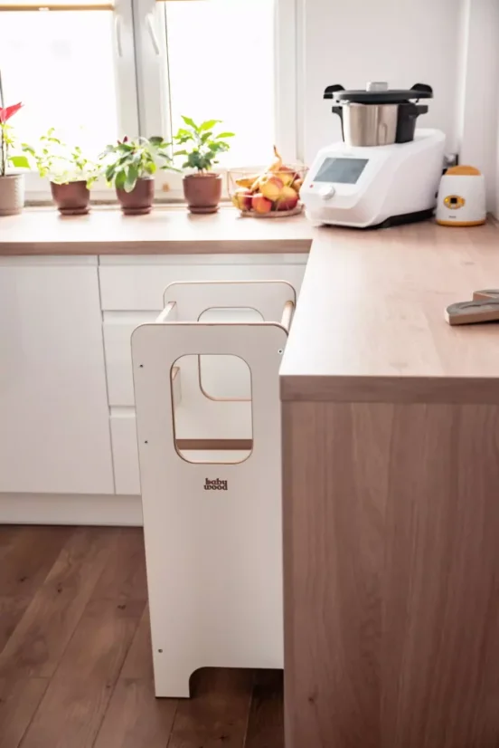Učiaca veža Montessori pre deti biela