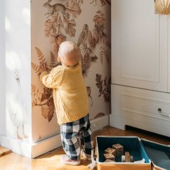 Tapeta Podzimní les se zvířaty 280×100 cm