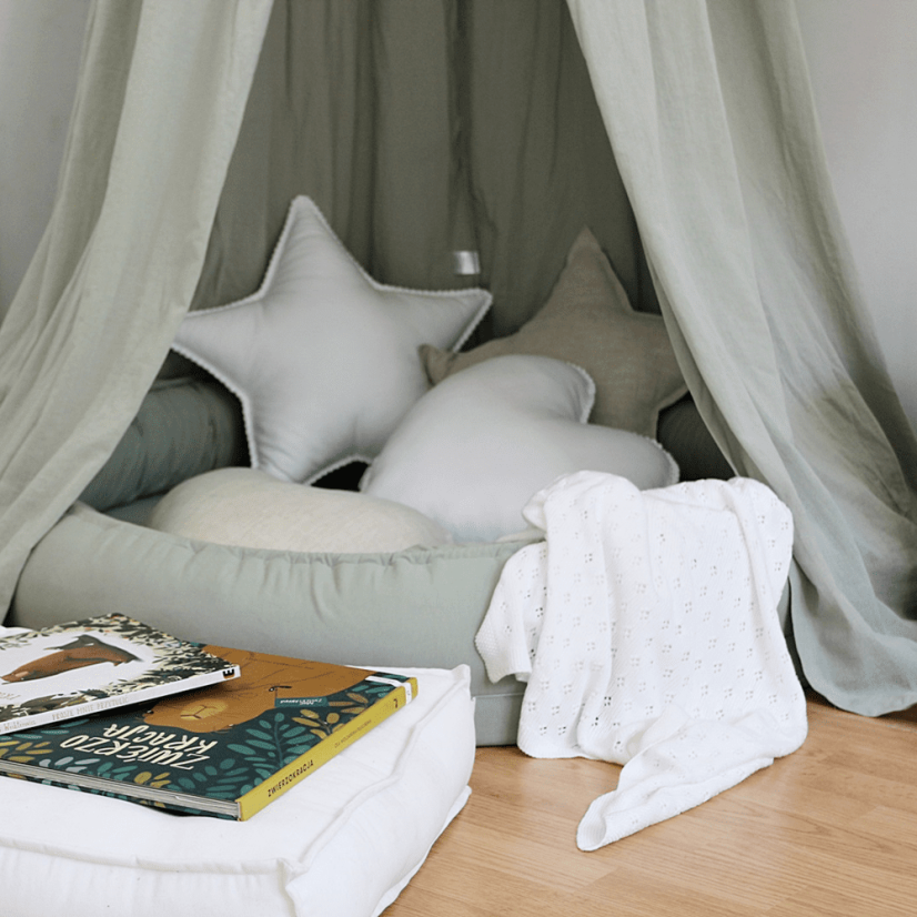 Boho vankúš hviezda s bublinkami biely 44 cm