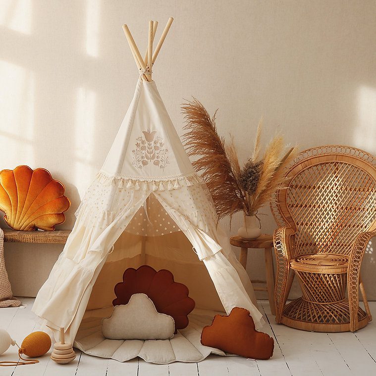 Boho stan teepee s volánky a výšivkou béžový