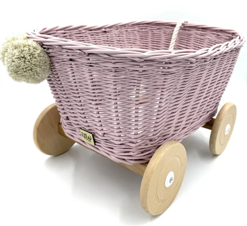 Prútený vozík na ťahanie za šnúrku - ružová
