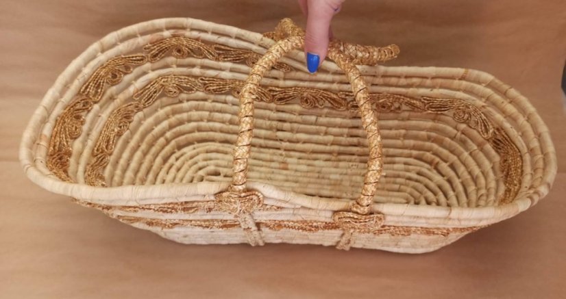 Proutěný nosič pro panenky - košík