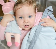 Spiaca bábika Angela šedá s menom Andrejka 42 cm