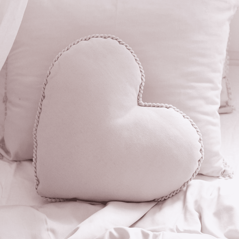 Boho polštář srdce s bublinkami pudrově růžová 44 cm