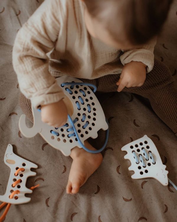Montessori dřevěná prepletacia hračka - medvěd