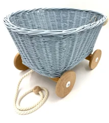 Proutěný vozík na tahání za šňůrku - světle modrá