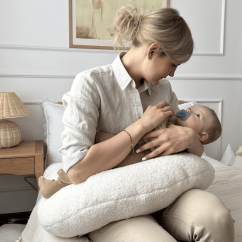 Vankúš croissant vanilka 55cm