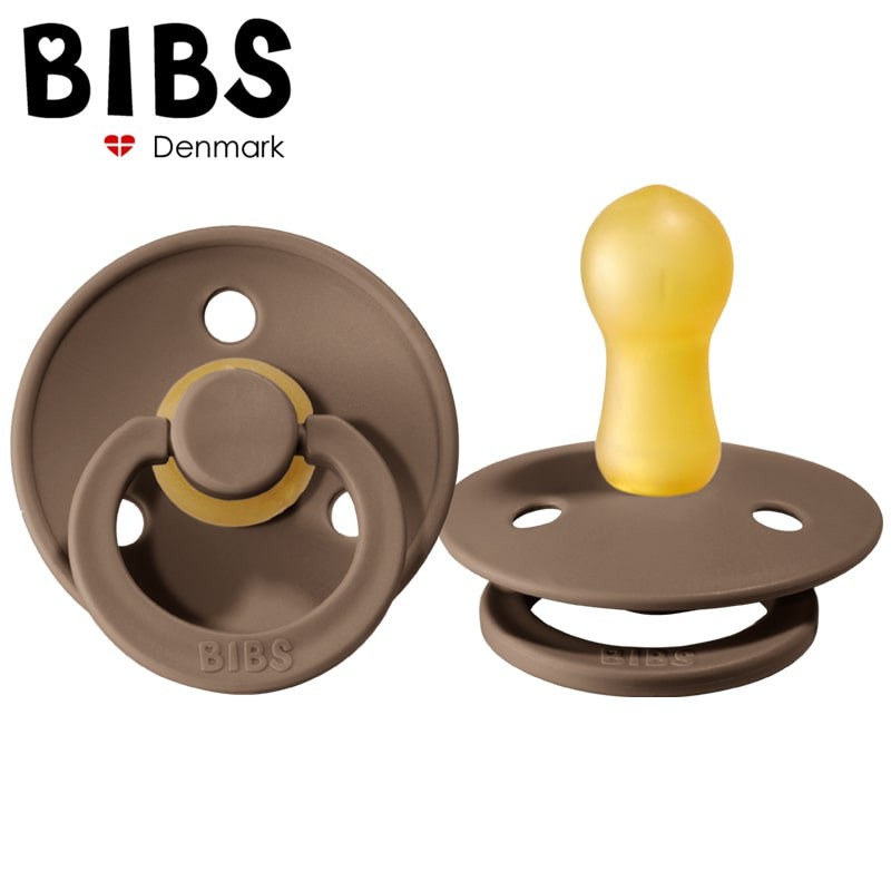 BIBS Cumlík  Dark Oak S –  prírodný kaučuk pre novorodencov (0m+)