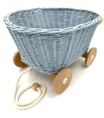 Proutěný vozík na tahání za šňůrku - světle modrá