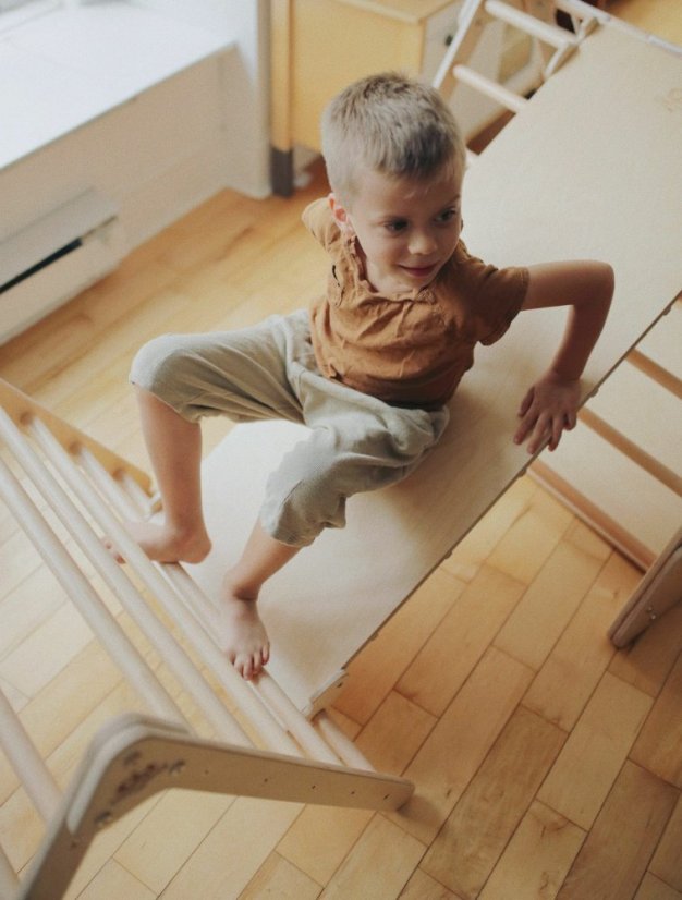Montessori Pikler šplhacia doska a šmykľavka
