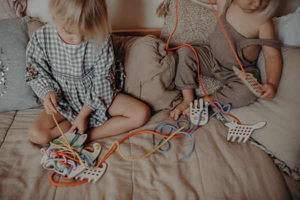 Montessori dřevěná proplétací hračka - chobotnička