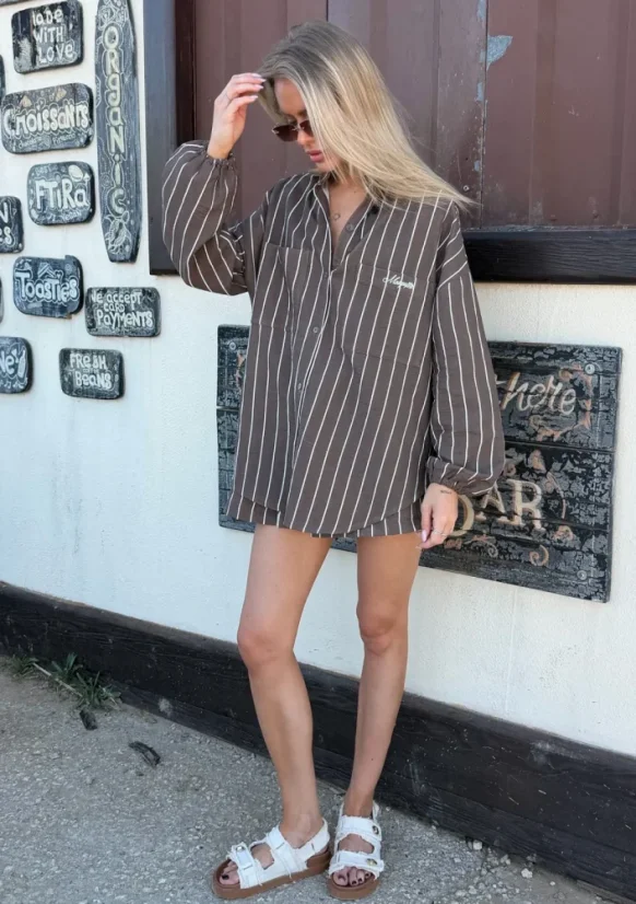 Dámská mušelínová košile hnědá pruhovaná – nadčasový oversized styl
