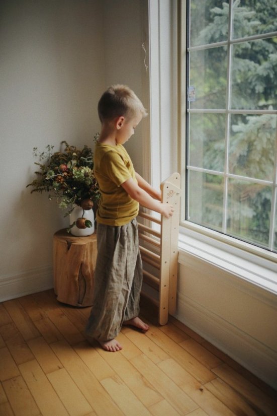Montessori Piklerová obojstranná stredná preliezačka trojuholník
