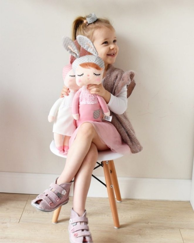 Spiaca bábika Angela ružová s menom Čelenka 42 cm