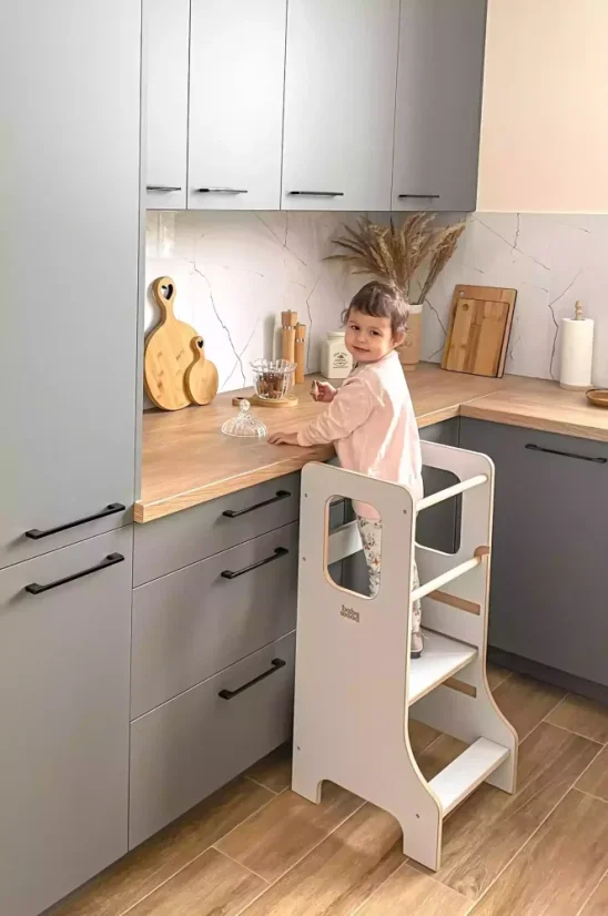 Učiaca veža Montessori pre deti sivá
