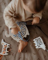 Montessori  dřevěná proplétací hračka - medvěd