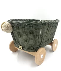 Prútený vozík na ťahanie za šnúrku - zelená