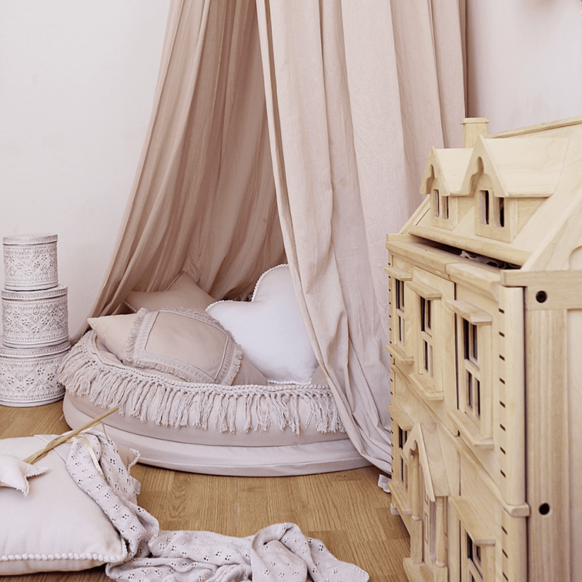 Boho polštář srdce s bublinkami bílá 44 cm