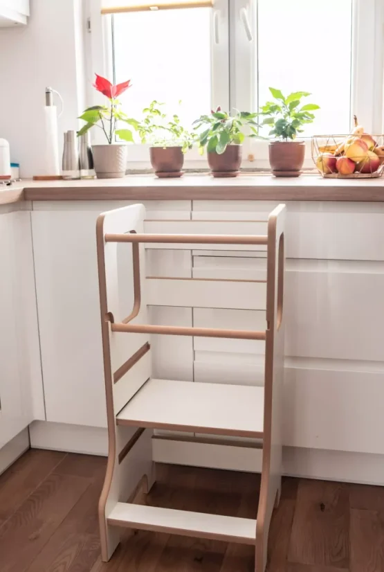 Učiaca veža Montessori pre deti biela