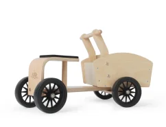 Drevené nákladné auto prírodné
