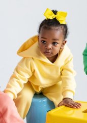 Dětská mikina s kapucí žlutá