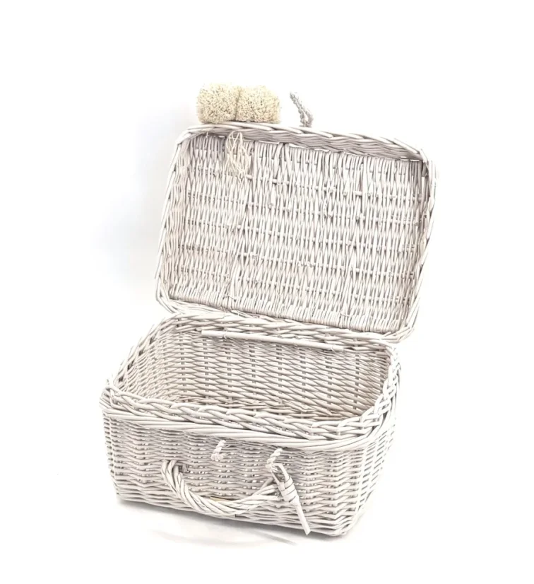 Prútený kufrík - biela