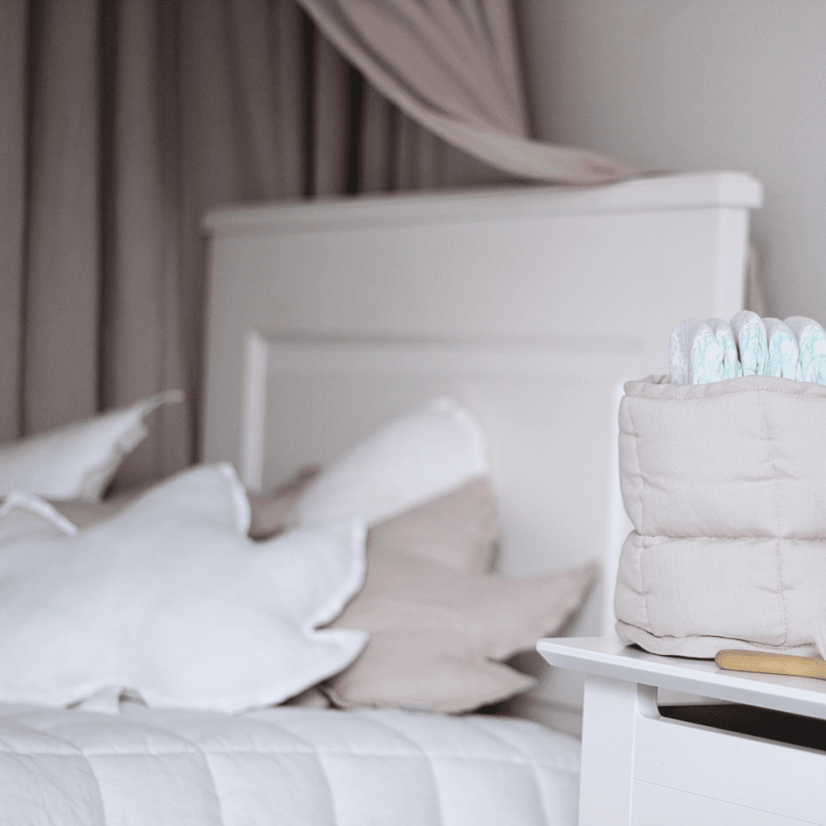 Ľanový vankúš javorový list biely 43x43 cm